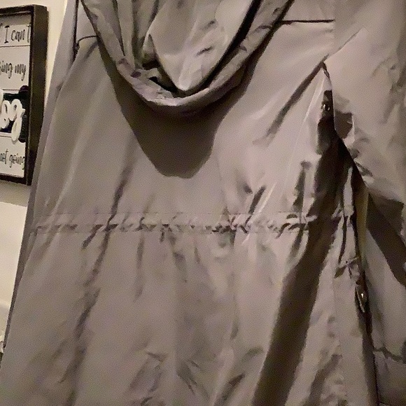 Ralph Lauren light windbreaker/raincoat - Picture 9 of 10